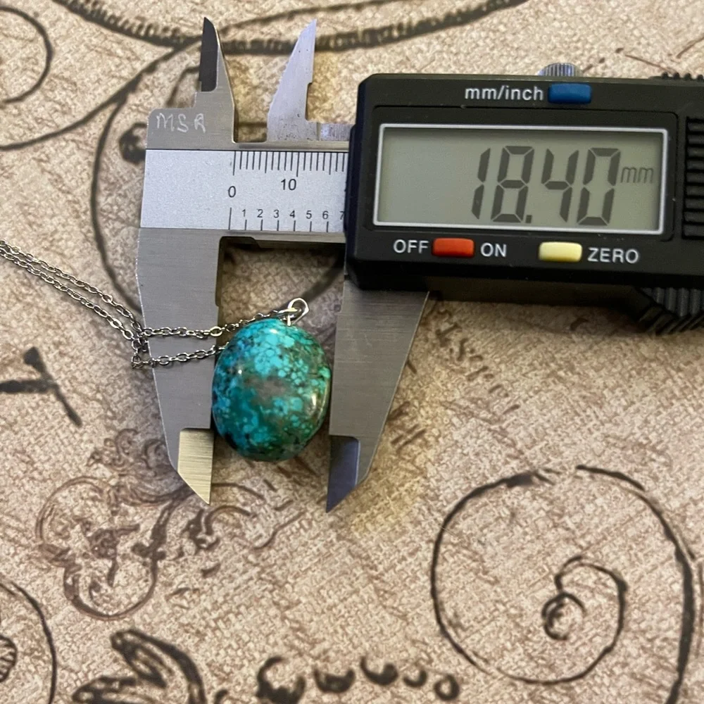 Stabilized genuine turquoise pendant and silver tone chain - Picture 7 of 8